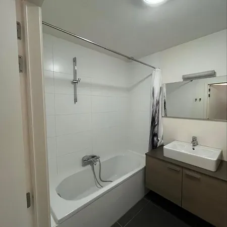 Canal Side Comfort 2 Bedroom In شقة خنت