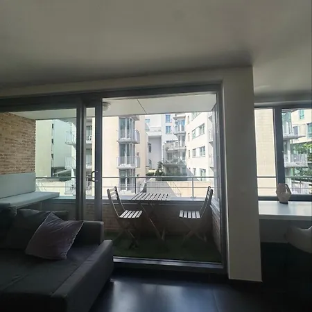 Canal Side Comfort 2 Bedroom In *