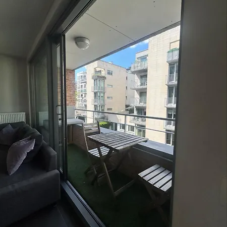 Canal Side Comfort 2 Bedroom In شقة خنت