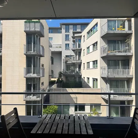 Canal Side Comfort 2 Bedroom In *